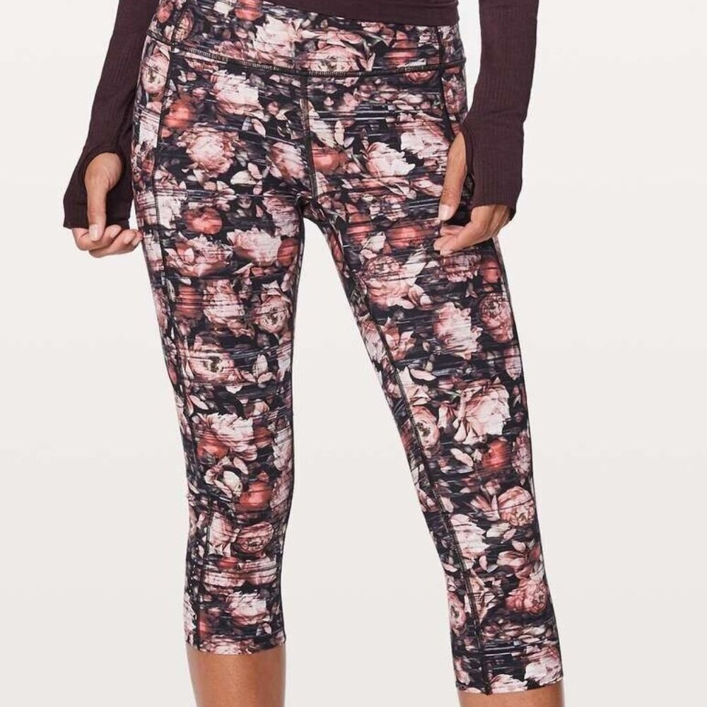EUC! Lululemon Fast Free Crop II *Nulux‎ 19” Peony Multi Floral Leggings Size 2